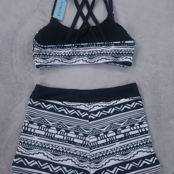 2‎ piece bathing suite | Size M | black & white - Picture 6 of 9